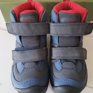 Keen toddler size 8 boots NIB